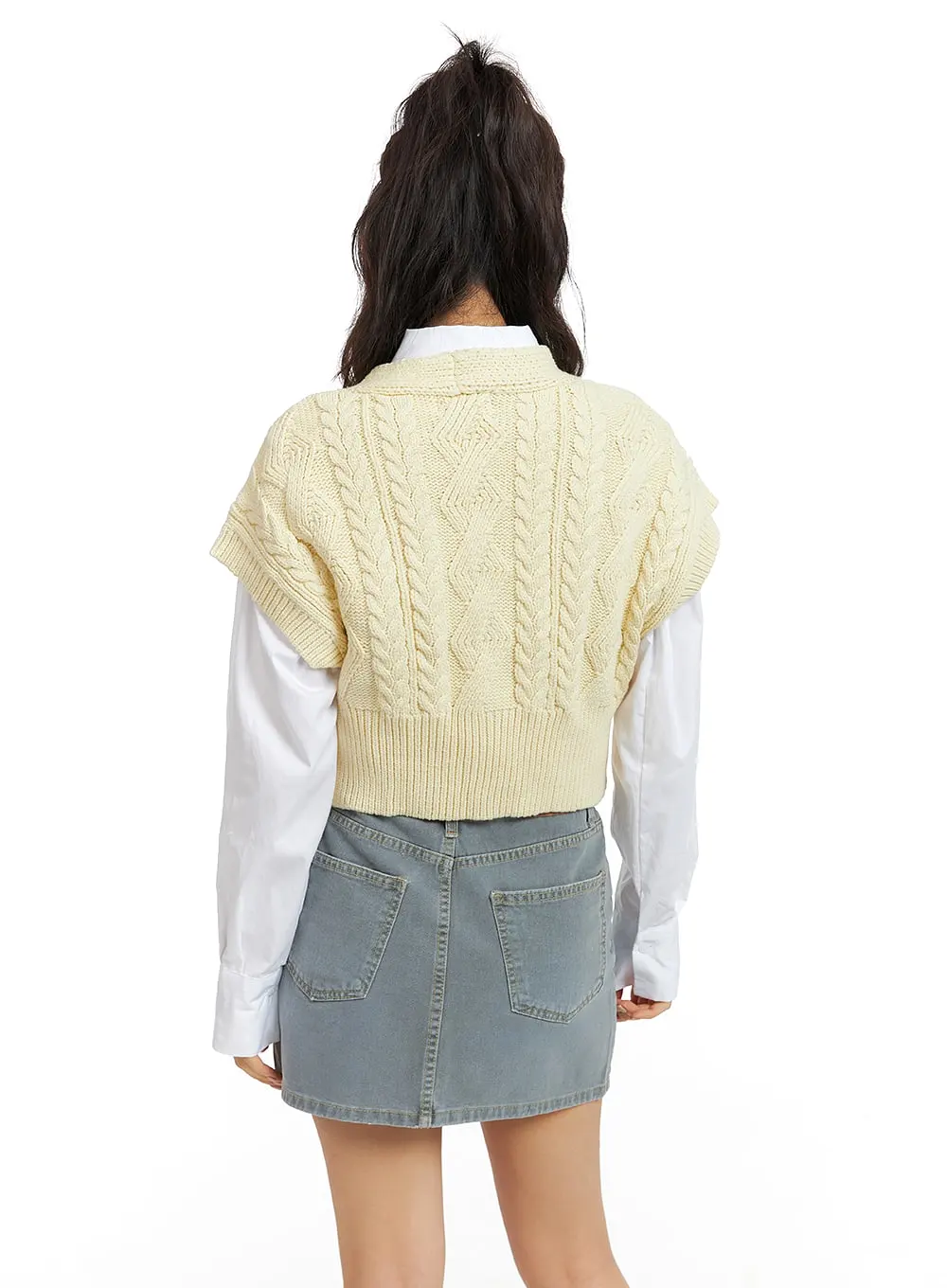 Cable Knit Buttoned Vest CF427