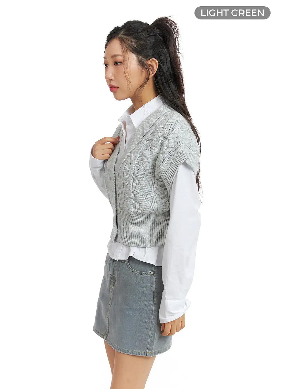 Cable Knit Buttoned Vest CF427