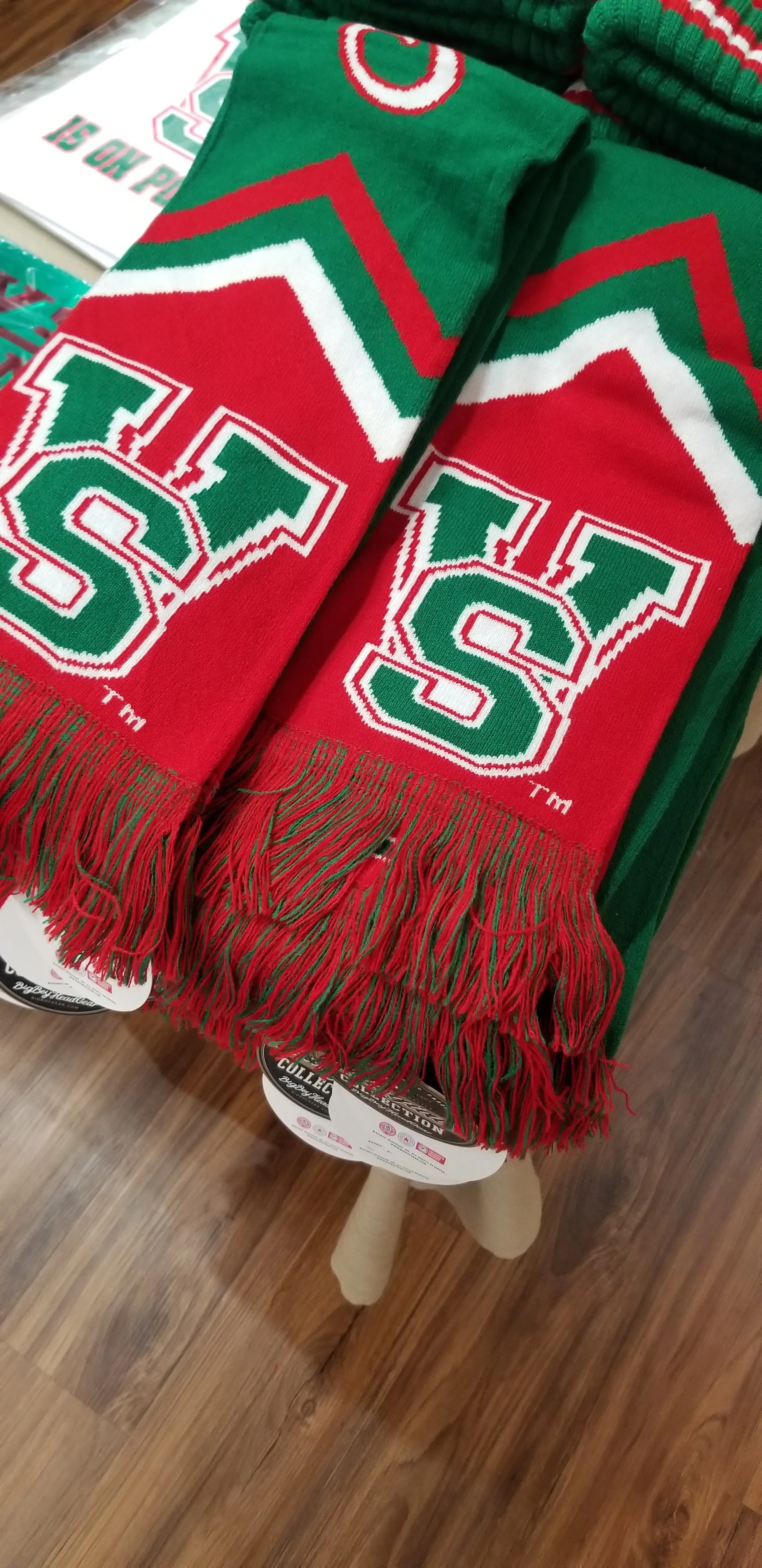 MVSU: Scarf